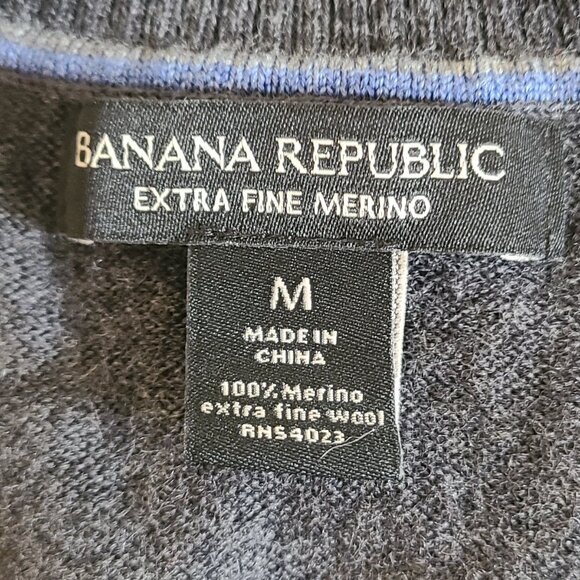 BANANA REPUBLIC 100% EXTRA FINE MERINO WOOL V-NECK PULLOVER SWEATER sz M - Picture 4 of 4